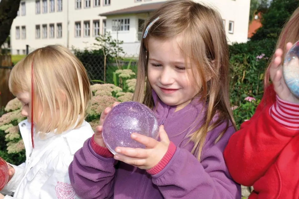 Ballon d'eau, paillettes assorties, diam. 10 cm - Eduplay