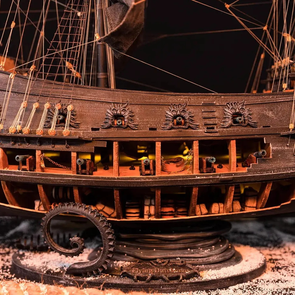 Base pour maquette bateau en bois du Flying Dutchman - OCCRE