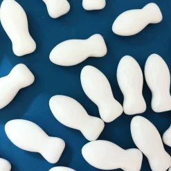 Boite 500g dragées POISSON au chocolat au lait 2,5cm Blanc brillant - RueDeLaFete