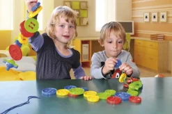 Boutons à enfiler en boîte : 8 ficelles, 8 stopeurs, 100 boutons - Eduplay