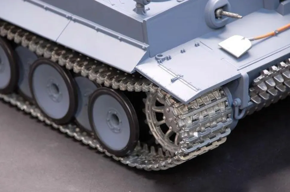 Char Panzer Tiger RC 1:16eme son et fumée - Amewi