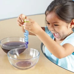 Kit outils motricité fine pour l'eau et le sable - Learning Resources