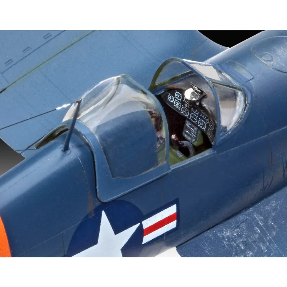 Maquette avion : F4U-4 Corsair - Revell
