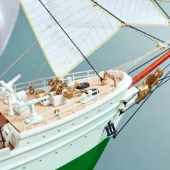 Maquette bateau : Juan Sebastián Elcano (Plastique et bois) - Artesania