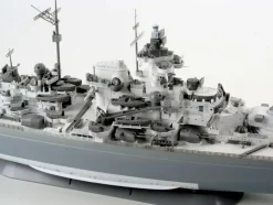Maquette bateau : Battleship Tirpitz - Revell