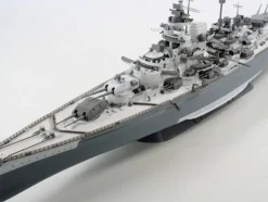Maquette bateau : Battleship Tirpitz - Revell