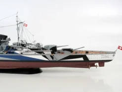 Maquette bateau : Battleship Tirpitz - Revell