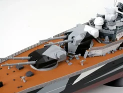 Maquette bateau : Battleship Tirpitz - Revell