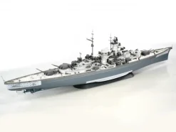 Maquette bateau : Battleship Tirpitz - Revell