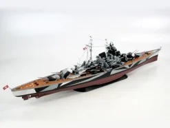 Maquette bateau : Battleship Tirpitz - Revell