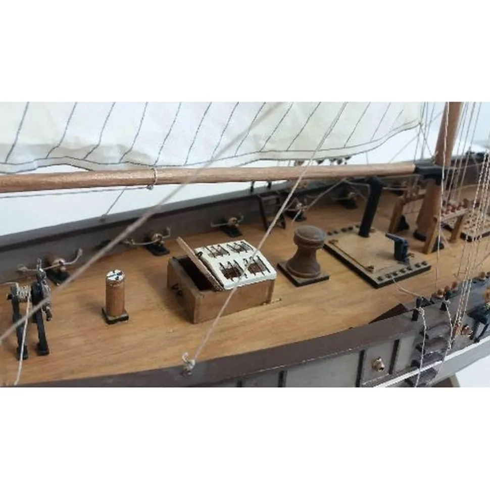 Maquette bateau en bois : Côtre Armé 1815 Faucon - Soclaine