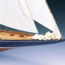 Maquette bateau en bois avec outils : Endeavour - Amati