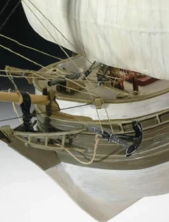 Maquette bateau : H.M.S. Beagle - Revell