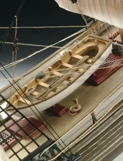 Maquette bateau : H.M.S. Beagle - Revell