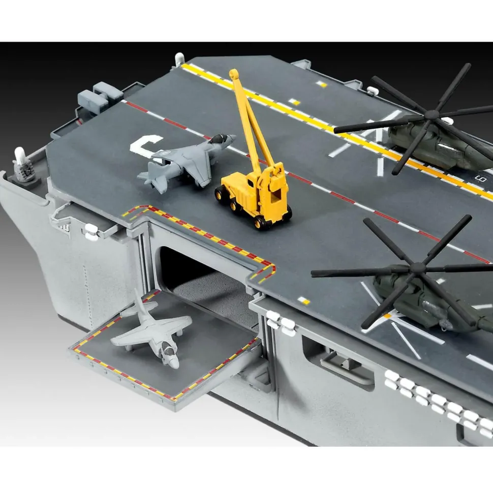 Maquette bateau militaire : Transporteur d'assaut USS WASP - Revell