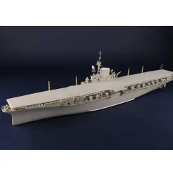 Maquette bateau militaire : USS Midway CV-41 - Trumpeter