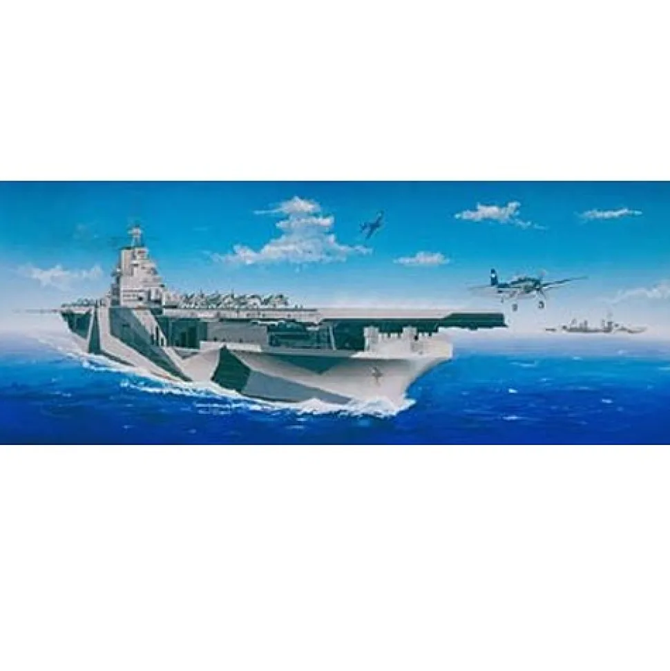 Maquette bateau : Porte-avions US CV-14 USS Ticonderoga 1945 - Trumpeter