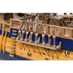 Maquette de bateau en bois : Endeavour - OCCRE