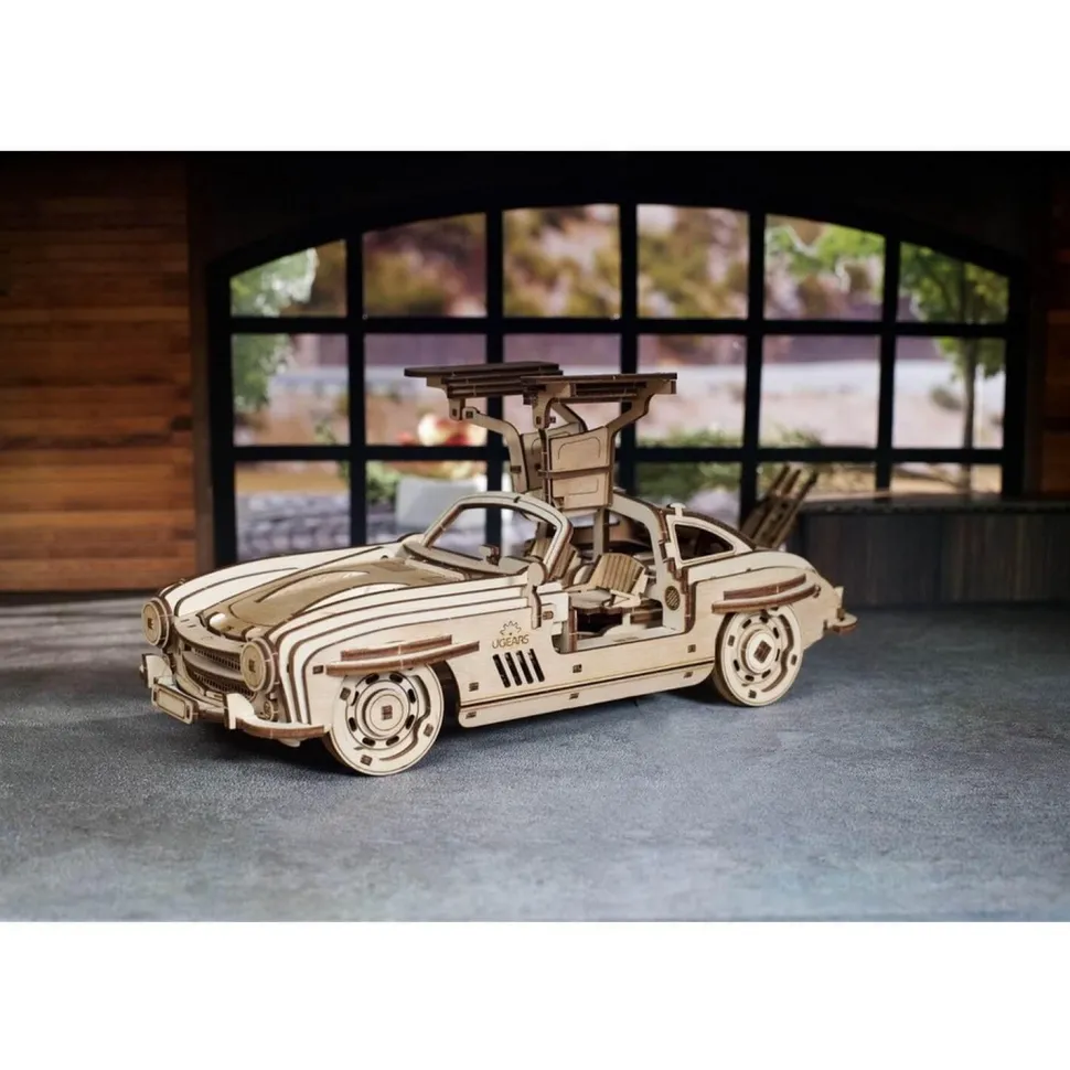 Maquette en bois : coupé sport à ailerons - Ugears