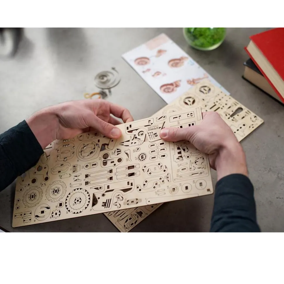 Maquette en bois : Scooter pliant moto compact - Ugears