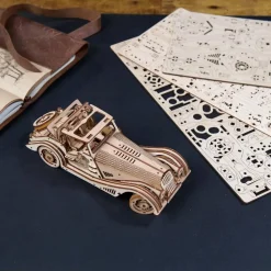 Maquette en bois : Voiture de sport