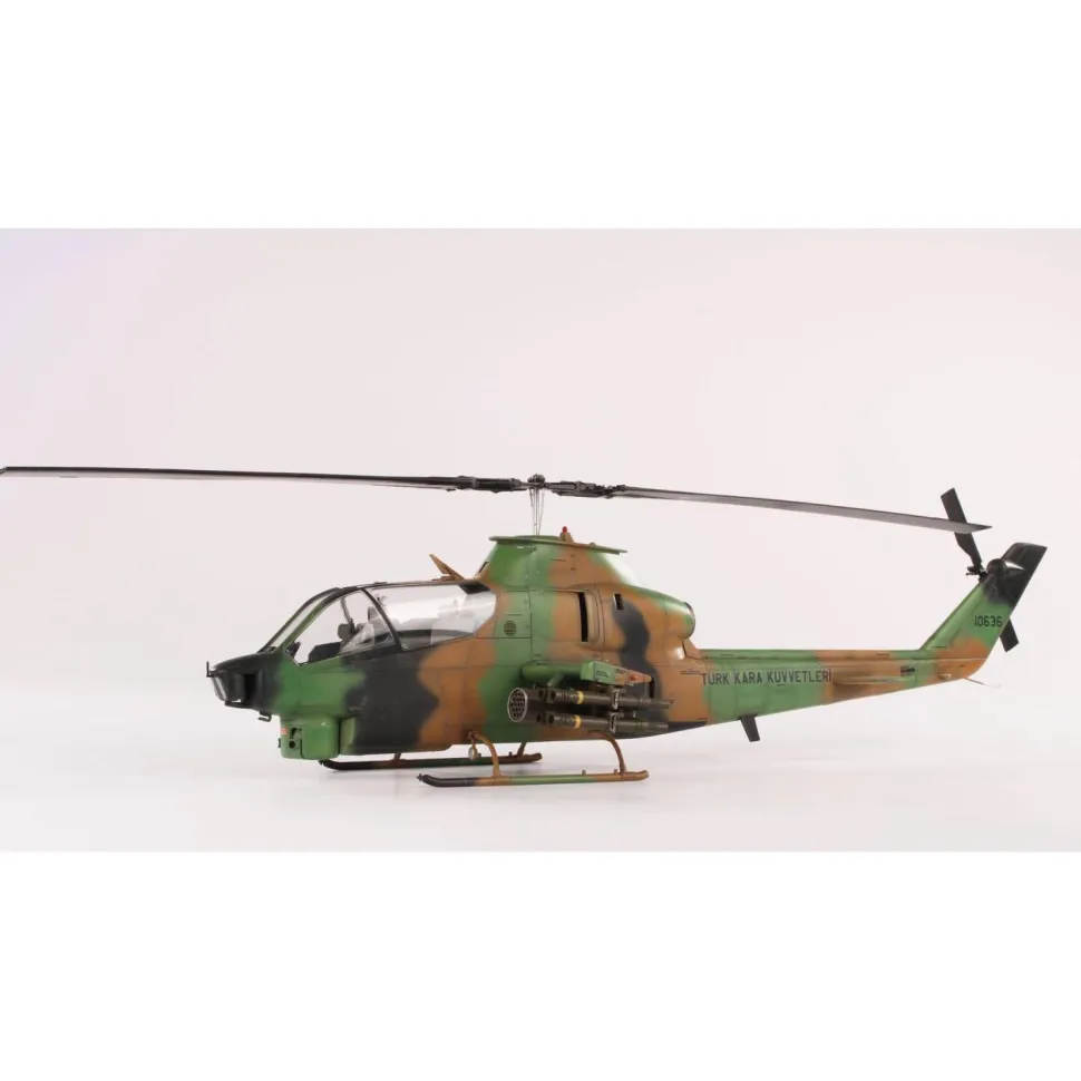 Maquette hélicoptère : AH-1Q/S Cobra Chasseur de chars - Special Hobby