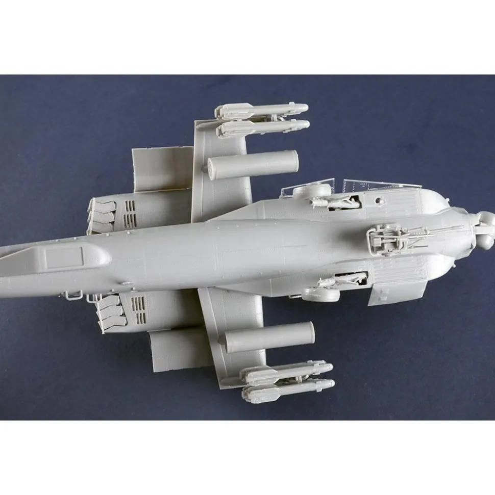 Maquette Hélicoptère : Apache AH-64A - Trumpeter