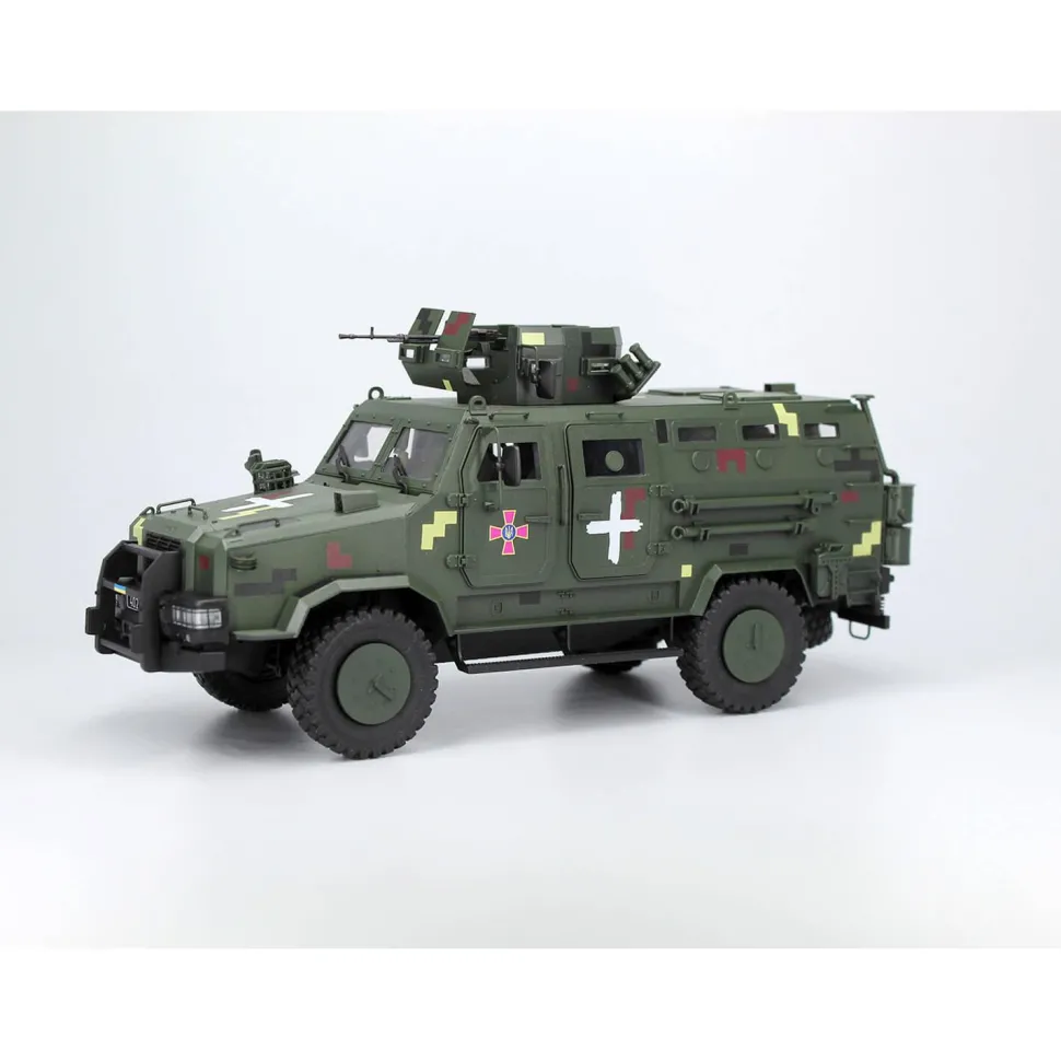 Maquette véhicule militaire : Kozak-2, Véhicule blindé ukrainien de classe MRAP - ICM
