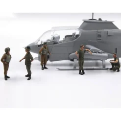 Maquettes aviation : Cobra AH-1G et Bronco OV-10A avec pilotes américains et personnel au sol - ICM