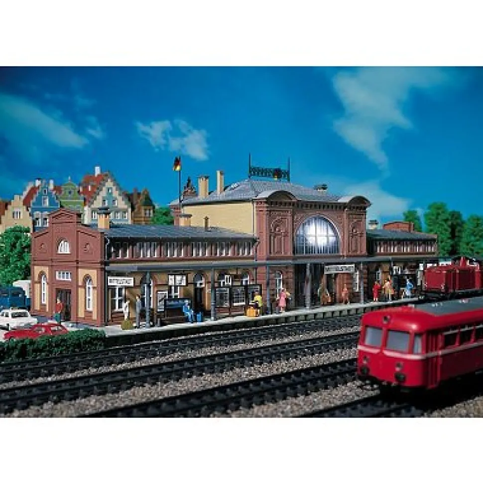 Modélisme ferroviaire HO : Gare de Mittelstadt - Faller
