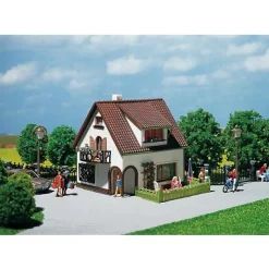 Modélisme HO : Maison avec pièce mansardée - Faller