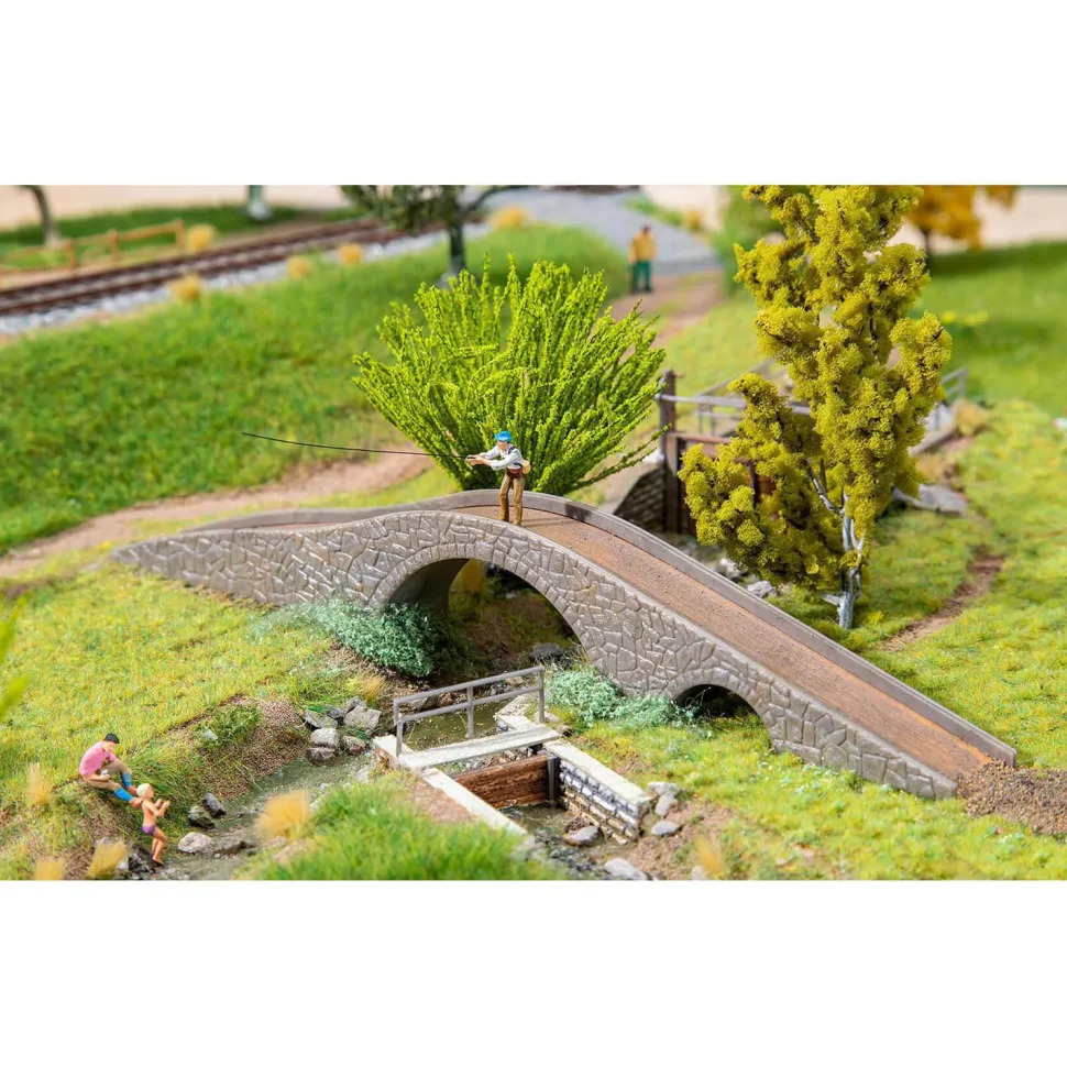 Modélisme HO: 2 Ponts piétons -