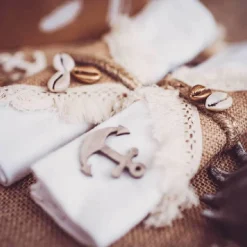 Sachet de 20 coquillages Cauris DORES 2x1,5 cm - RueDeLaFete