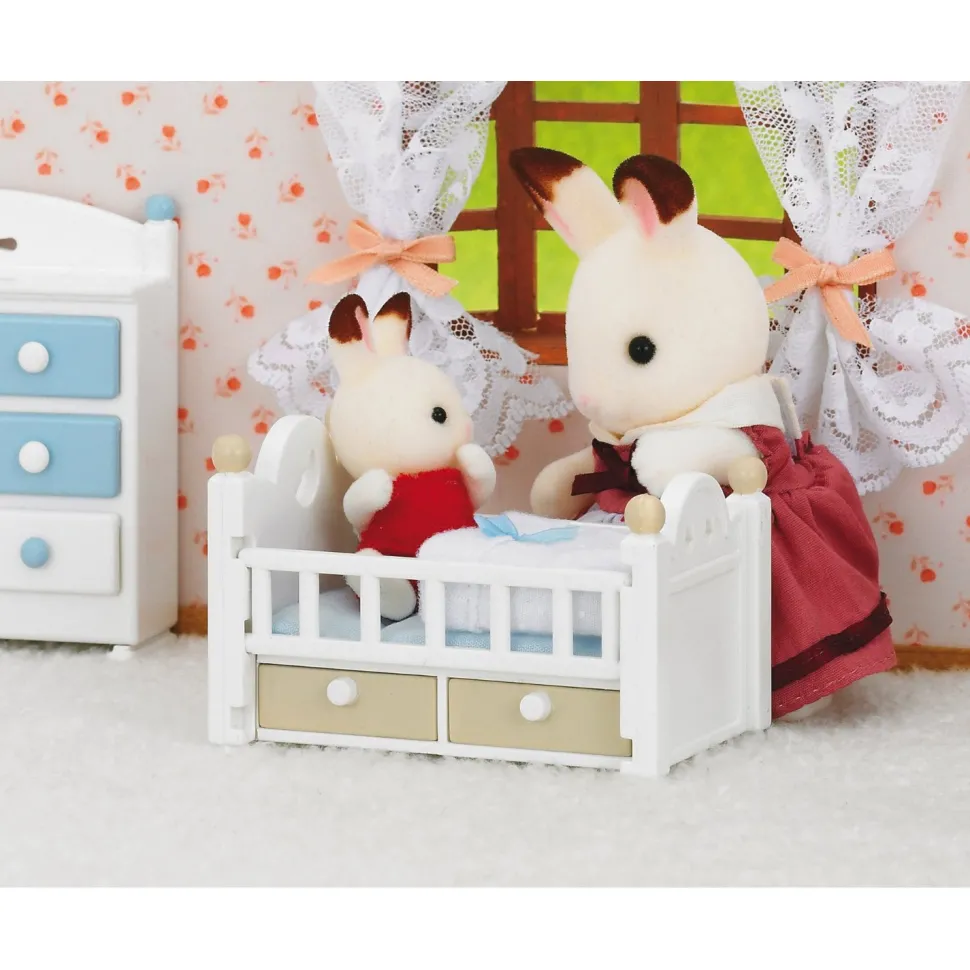 Sylvanian Family 5017 : Bébé lapin chocolat dans son lit - Sylvanian Families